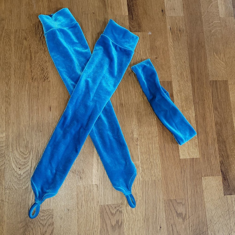 Turquoise Gaunlet Gloves and Headband